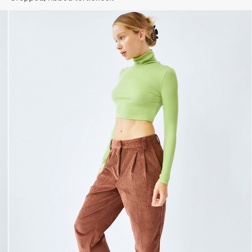 NWOT aritzia Sunday Best freshman crop turtleneck Taupe M